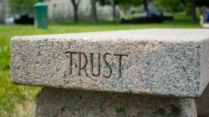 چگونه اعتماد مدیرتان را جلب کنید؟ trust1